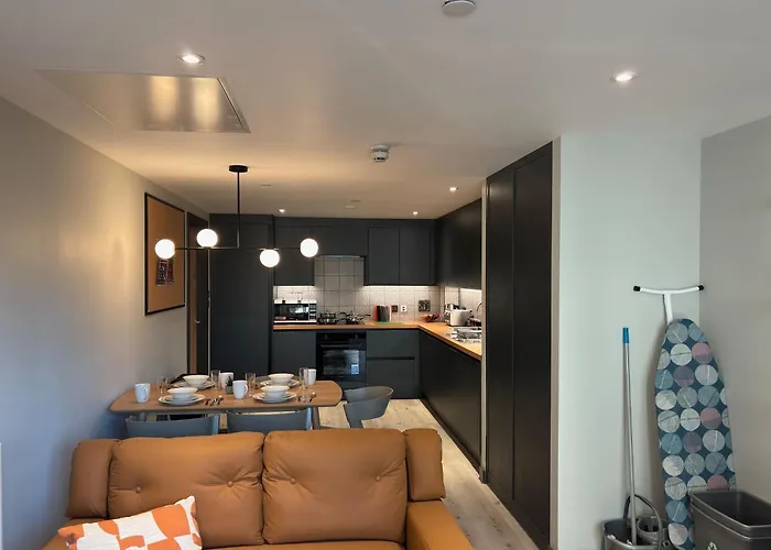 Port On The Square Five Bedroom Flat