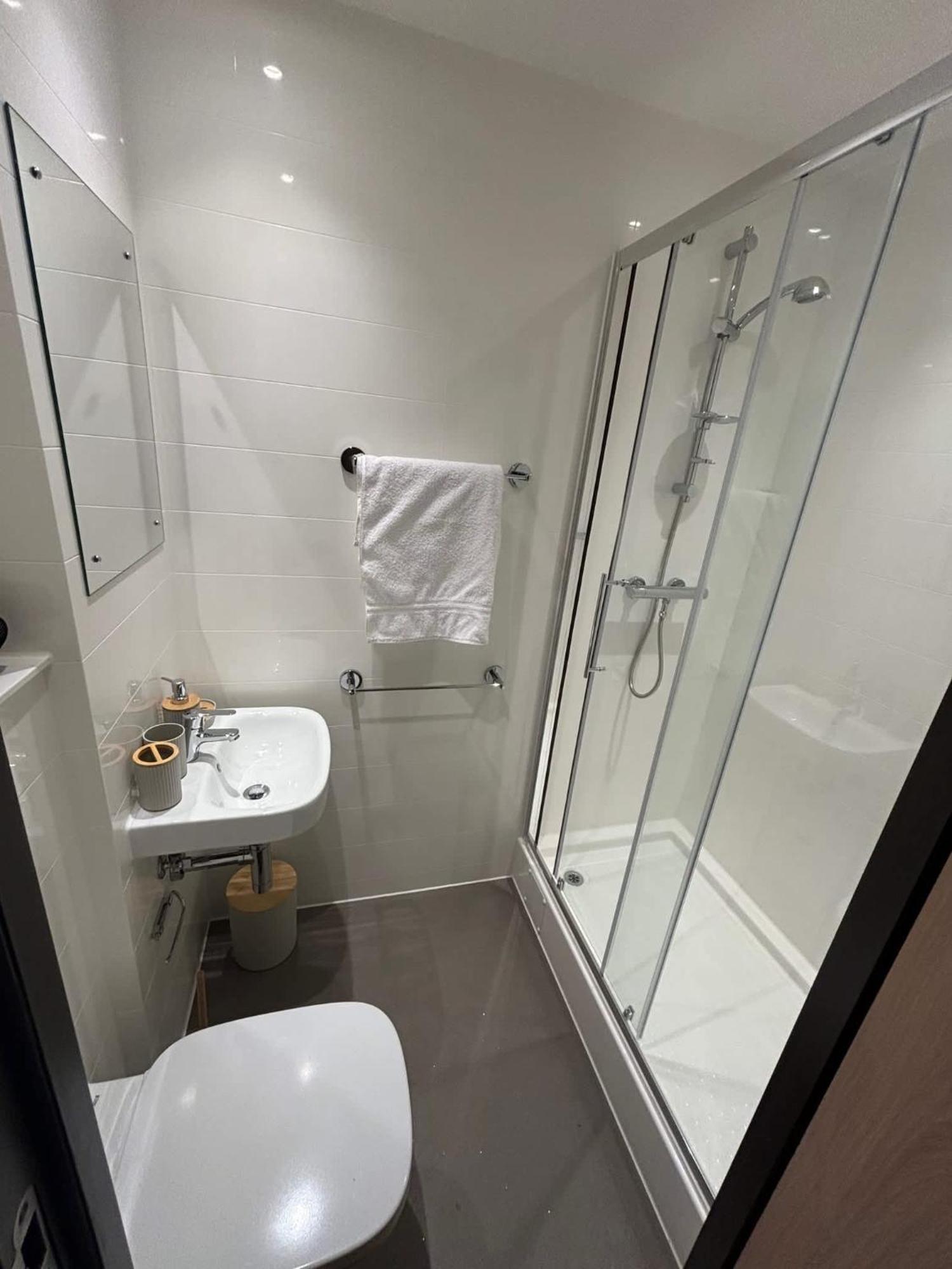 Apartament Port On The Square Five Bedroom Flat *