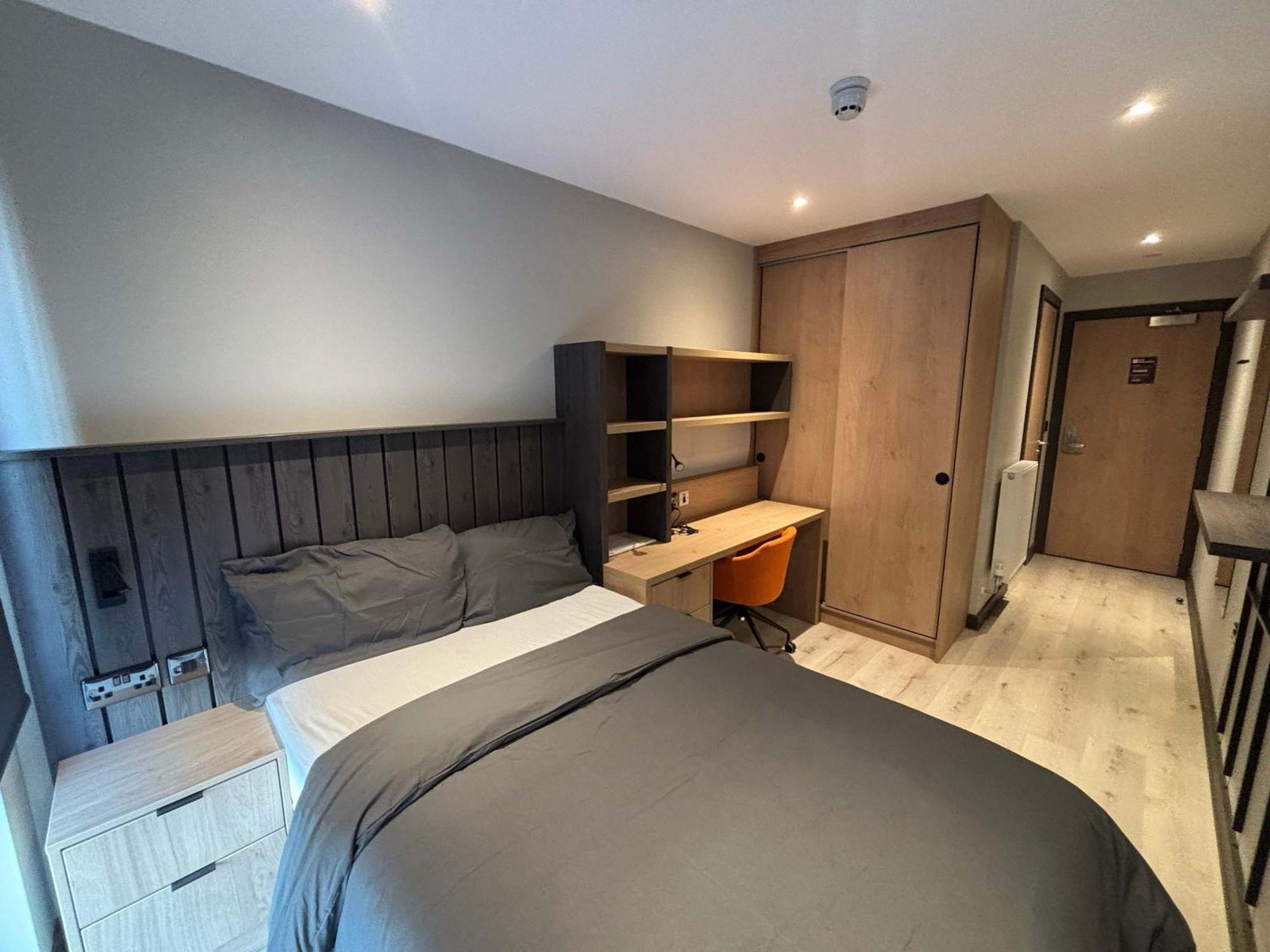Apartament Port On The Square Five Bedroom Flat *