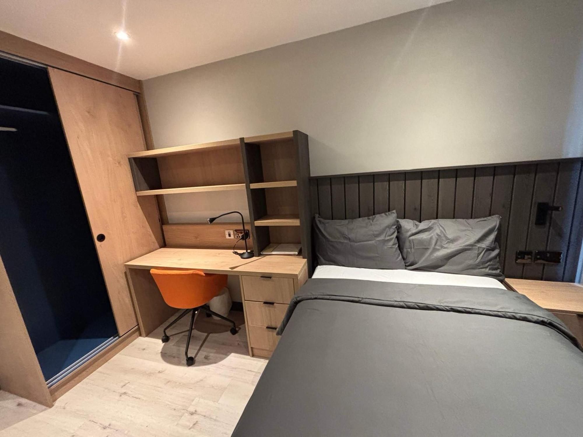 Port On The Square Five Bedroom Flat